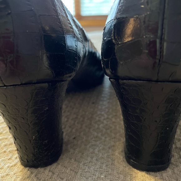 Stuart Weitzman Heels, Size 8 - Picture 5 of 6